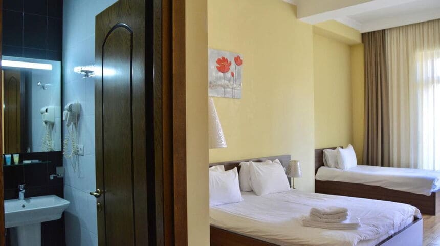 Boutique Hotel O. Galogre в Батуми , номер на троих.jpg