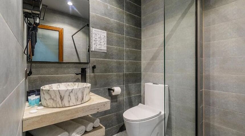 Magnetic Resort Ureki санузел в номере.jpg