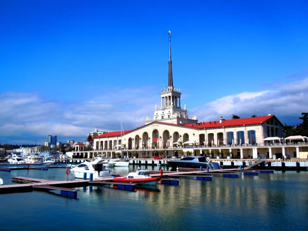 Морской вокзал, Сочи.jpg