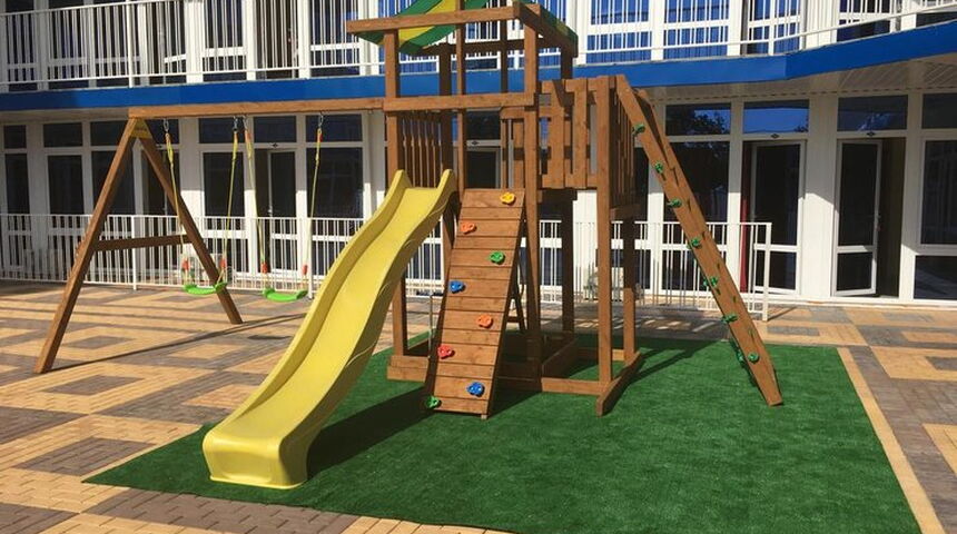 Отель Марсель - детская площадка.jpg