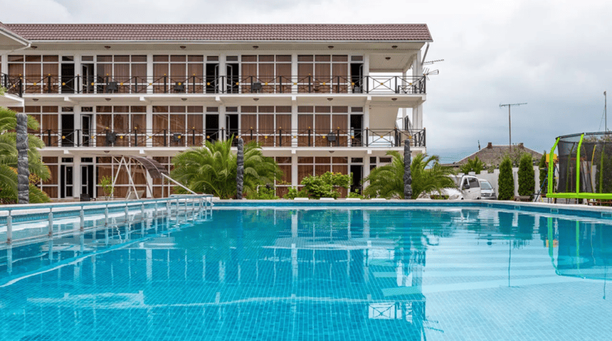 Отель Райский уголок в Ахаладзы вид на бассейн.png Отель Райский уголок в Ахаладзы вид на бассейн.png