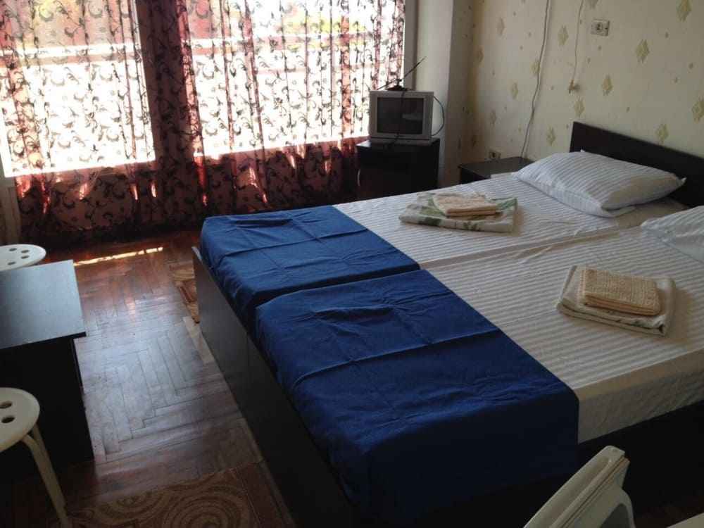 Отель Страна Души в Сухум, Абхазия - номер с двумя кроватями.jpeg