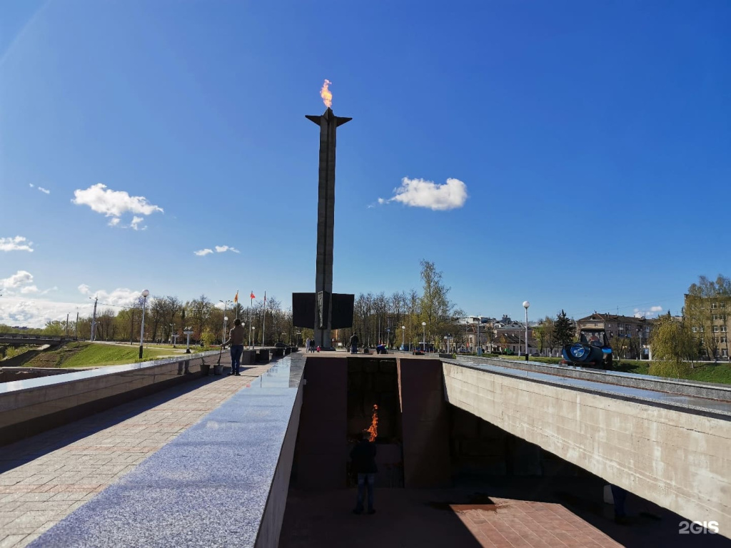 Тверь- обелиск победы.jpg