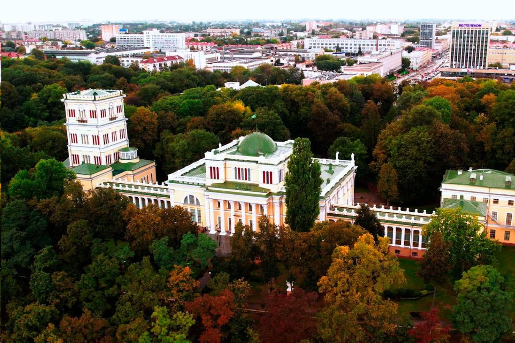 Дворец Румянцево Пацкевичей - парк, вид сверху.jpg