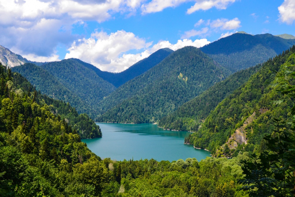 озеро рица.jpg