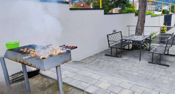 Гостевой дом Амина - барбекю.jpg