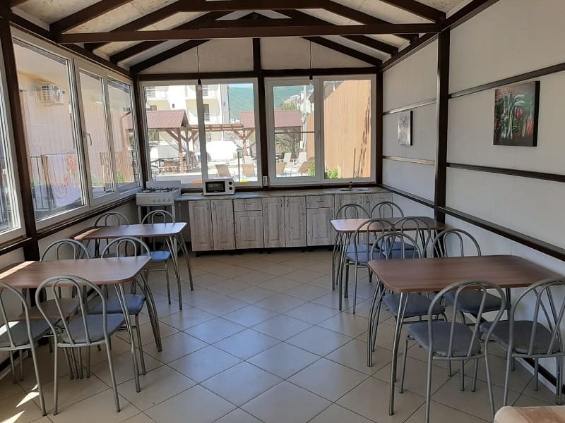 Гостевой дом Orio в Кабардинке столовая.jpg