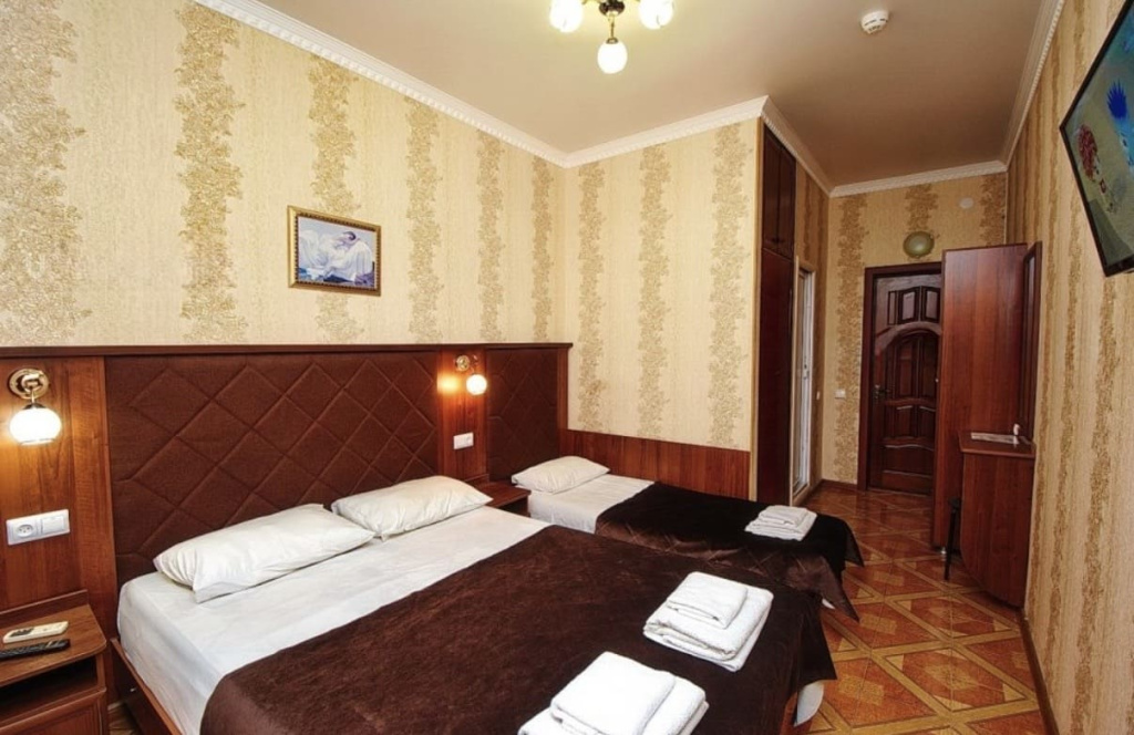 Гостевой дом Лакис в Кабардинке 3-х местный номер боковой вид.jpeg Гостевой дом Лакис в Кабардинке 3-х местный номер боковой вид.jpeg