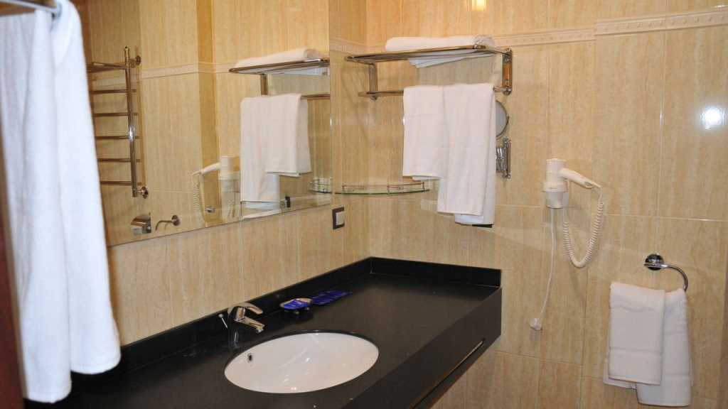 Стандартный Double Twin санаторий Westa санузел.jpg Стандартный Double Twin санаторий Westa санузел.jpg