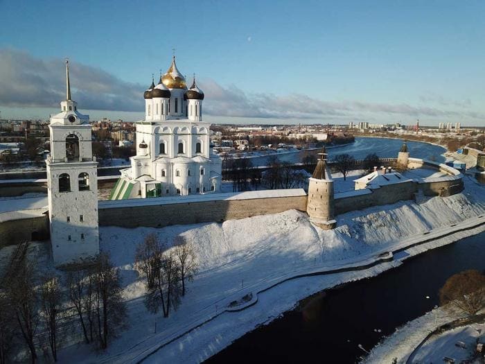 Псковский Кремль -Кром, зима.jpg