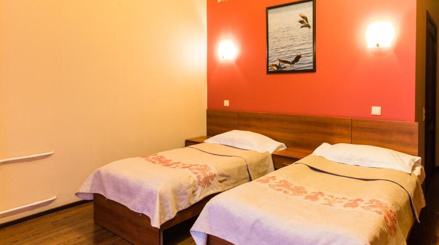 Гостиница Онежский замок -номер с двумя раздельными кроватями.jpg