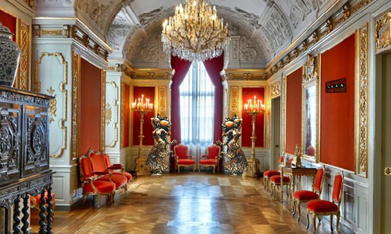 Дворец Коссово.jpg Дворец Коссово.jpg