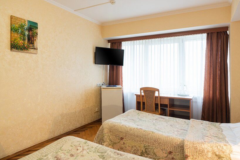 Отель в Москве Мосуз Центр двухместный стандарт общий вид.jpg