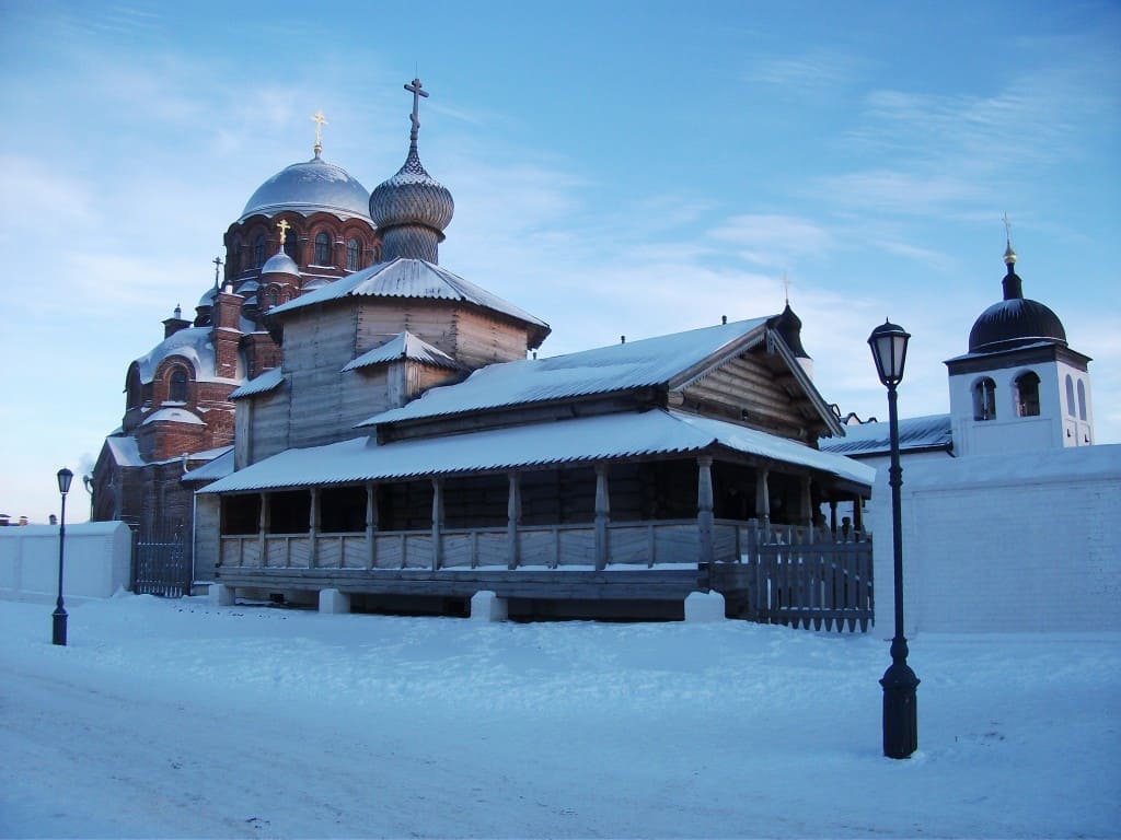 Церковь Живоначальной Троицы, Свияжск зима.jpg