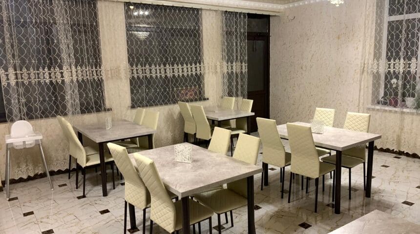 Гостевой дом Карс в Витязево -столовая иной вид.jpg