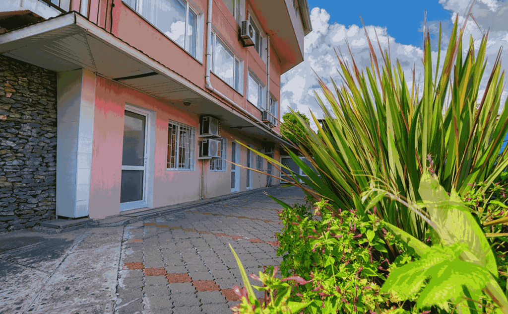 Гостевой дом ВатерЛоо в Большом Сочи вид на фасад_1.png