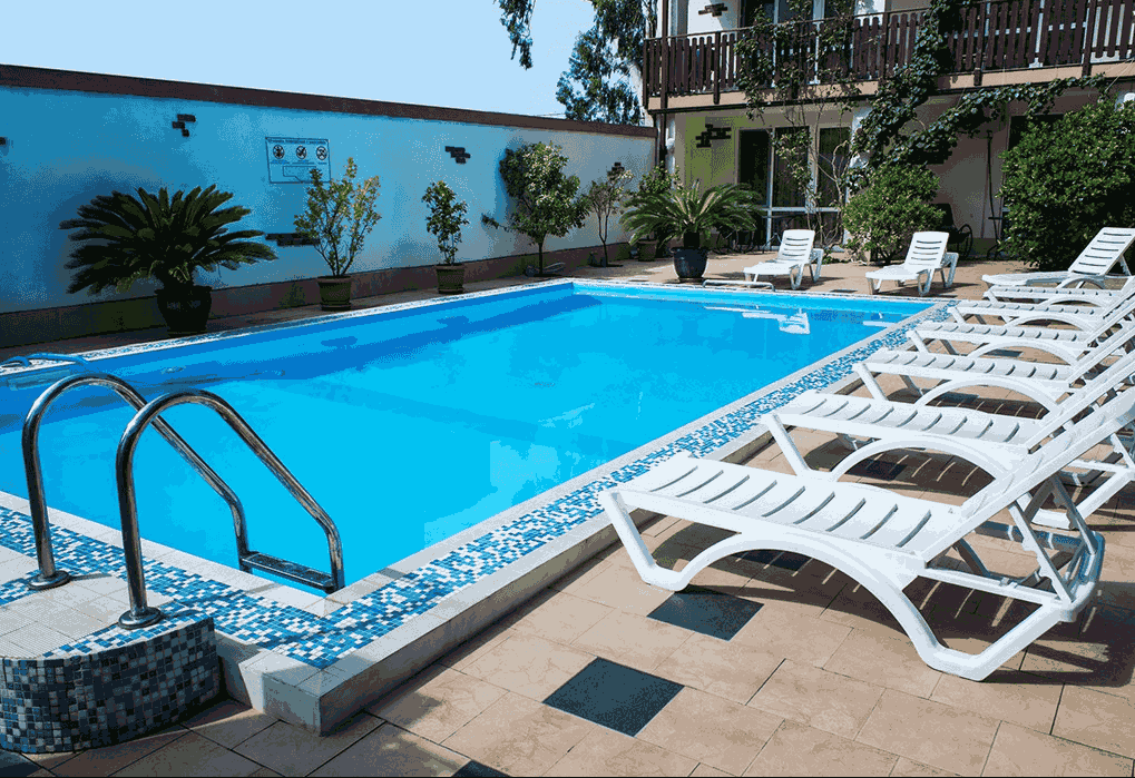 Гостевой дом Сказка в Гагра , бассейн.png