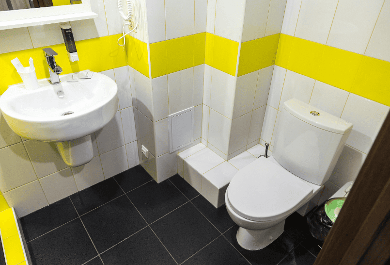 Санузел в отеле в Великом Новгороде.png