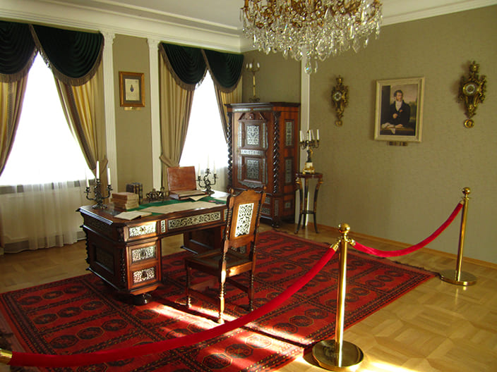 Усадьба Огинского внутрение интерьеры.jpg