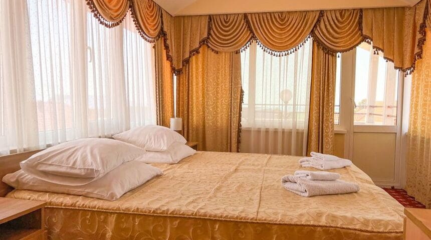 Гостевой дом Шарм в Адлере -люкс.jpg