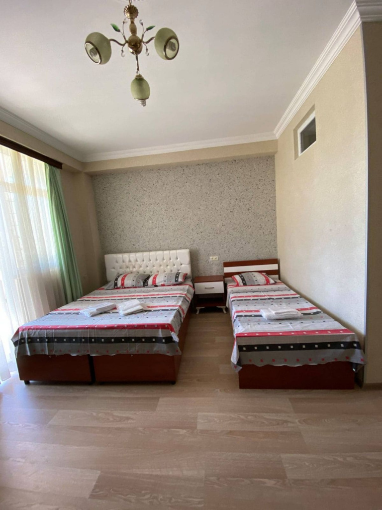 Отель Евразия Батуми- номер на троих.jpg