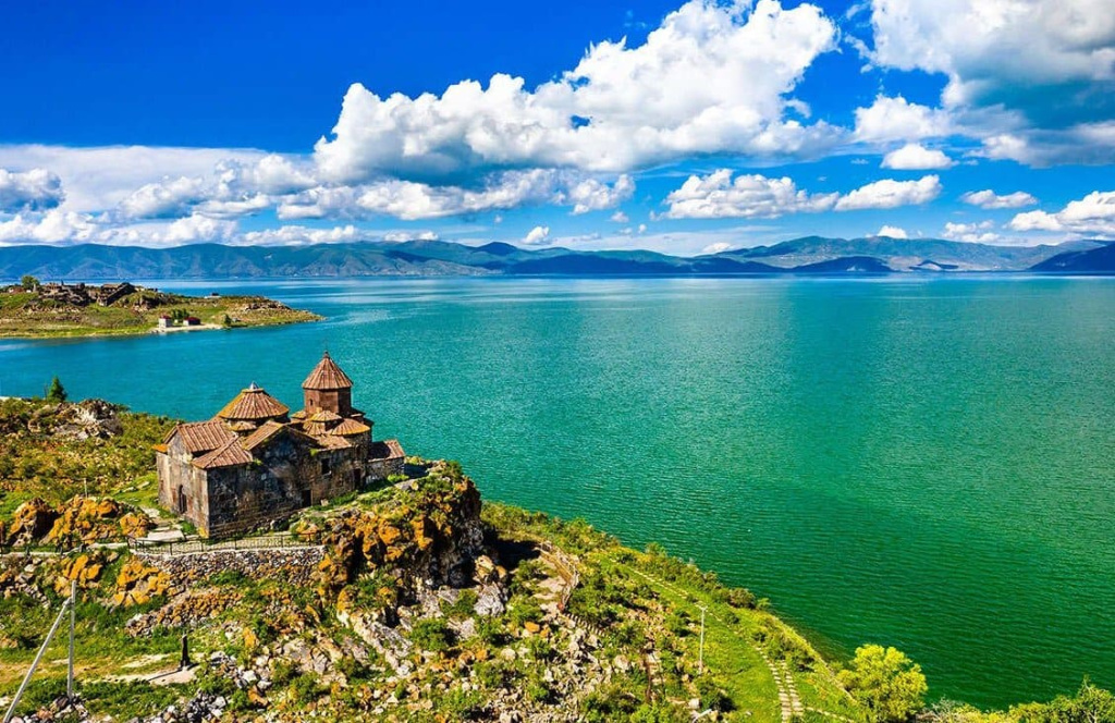 озеру Севан.jpg