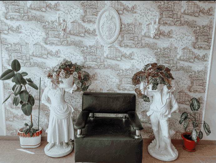 Гостевой дом Черноморский ковчег- кресло в холле_9.png