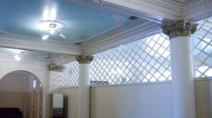 Санаторий имени Семашко в Кисловодске, Россия- вестибюль.jpg