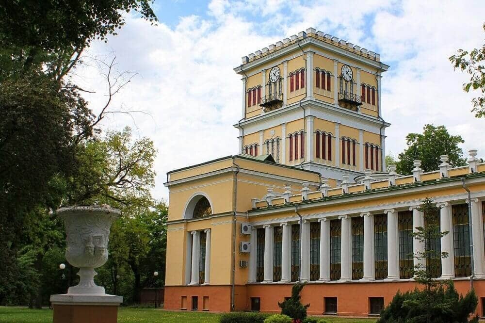 Дворец Пацкевичей.jpg