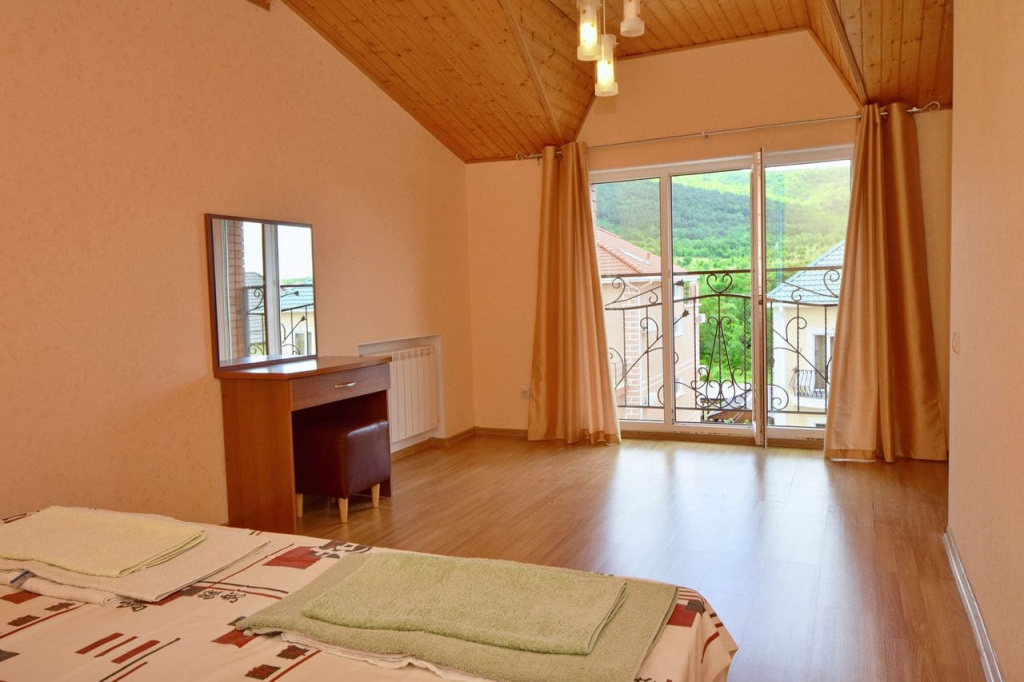 Гостевой Дом Профит - вид с окна.jpg