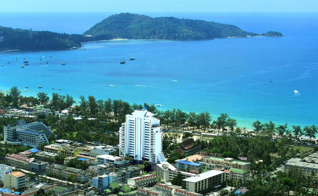 Andaman Beach Suites Hotel 4 вид сверху.jpeg Andaman Beach Suites Hotel 4 вид сверху.jpeg