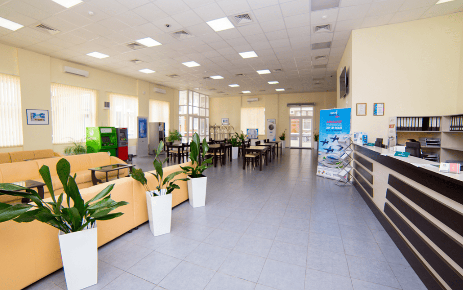 Гостиница Бархатные сезозоны- ресепшен.png