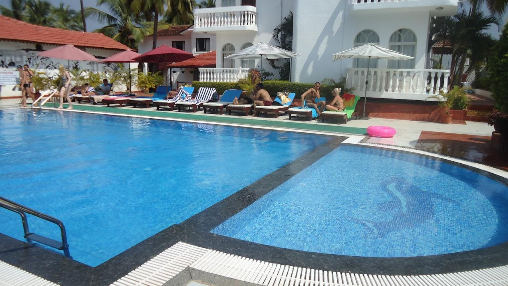 Colonia Santa Maria- вид на бассейн.jpg Colonia Santa Maria- вид на бассейн.jpg