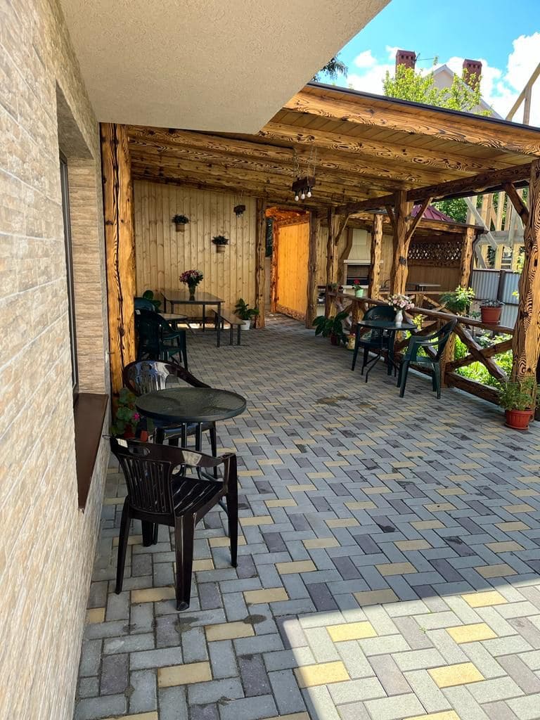 Гостевой дом Южное море в Кабардинке- вид на летнею веранду.jpg