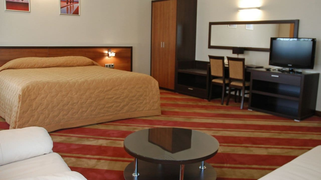 Корпус 2 санатория Westa Улучшенный двухместный номер Business вид сбоку.jpg Корпус 2 санатория Westa Улучшенный двухместный номер Business вид сбоку.jpg