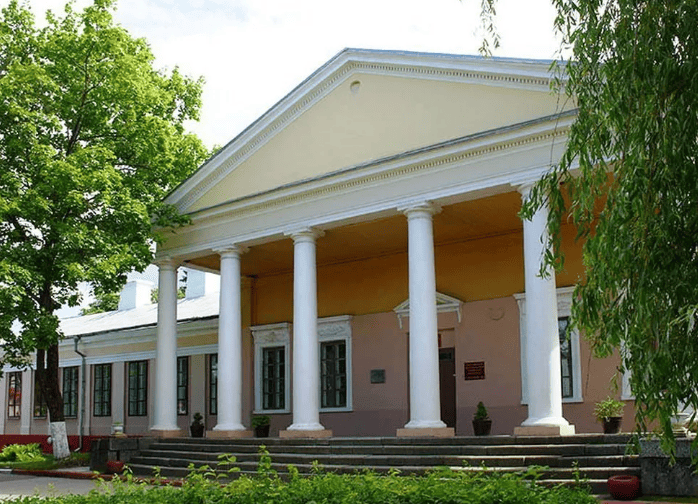 Поставы, дворец.png