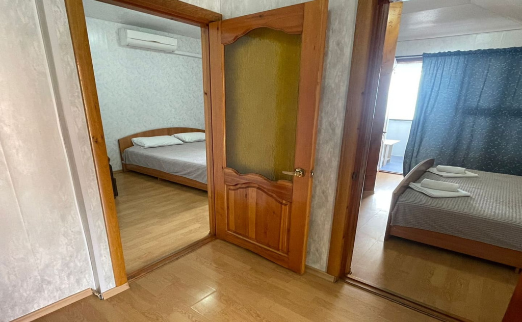 Гостевой дом Апсны-Абазашта в Гаграх, двухкомнатный номер.jpg