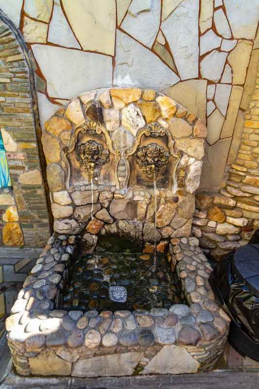 Гостевой дом у моря, Джемете- родники работают.jpg