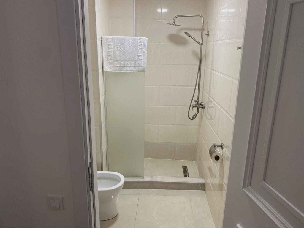 Royal Palace в Кобулети вид на санузел.jpg