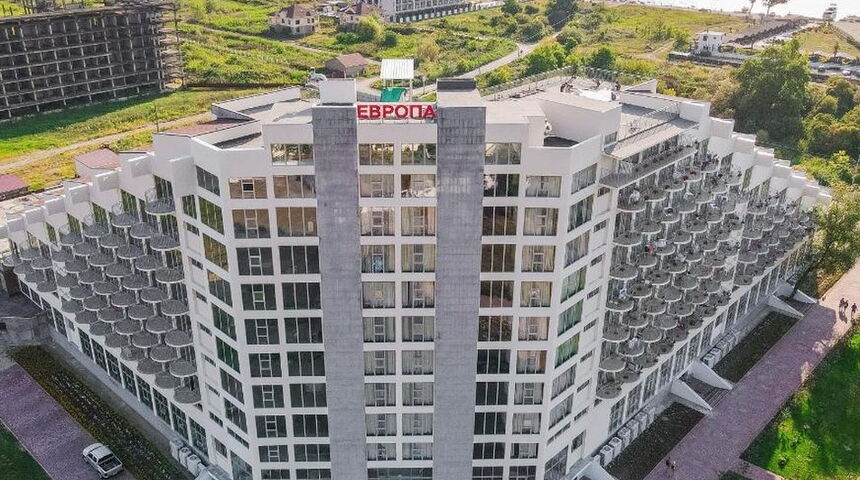 Отель Европа в Гагра вид сверху.jpg