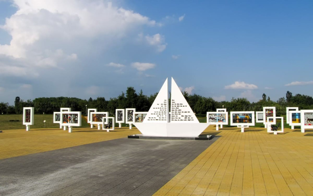 Мемориал в Красном Береге общий вид.jpg