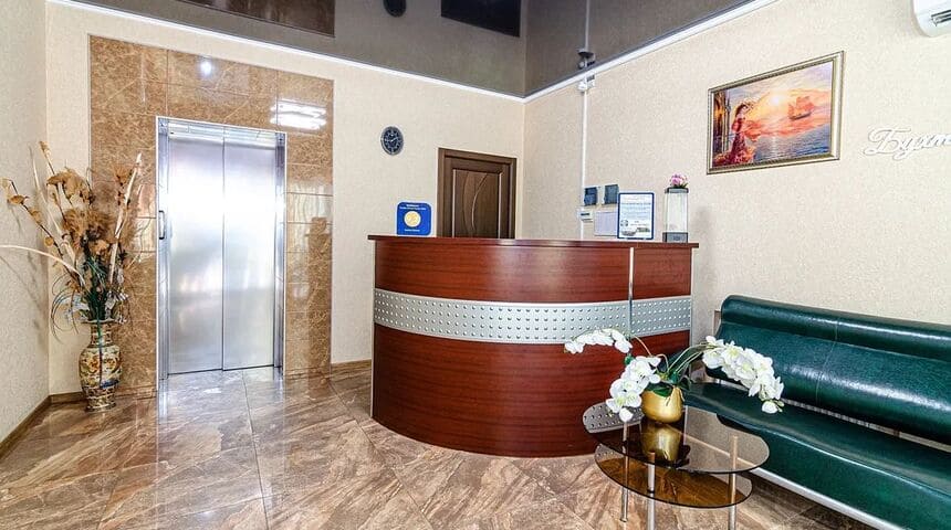 Бухта Радости, Анапа на поезде, ресепшен.jpg