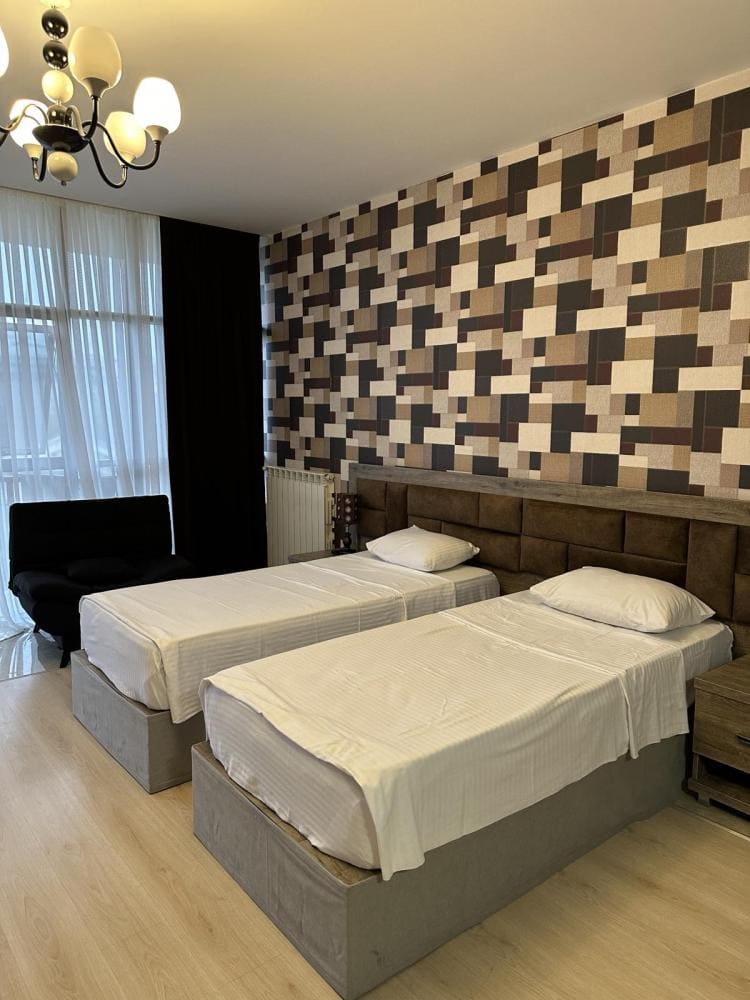 Отель Отель IRE PALACE Батуми две односпальные кровати.jpg Отель Отель IRE PALACE Батуми две односпальные кровати.jpg