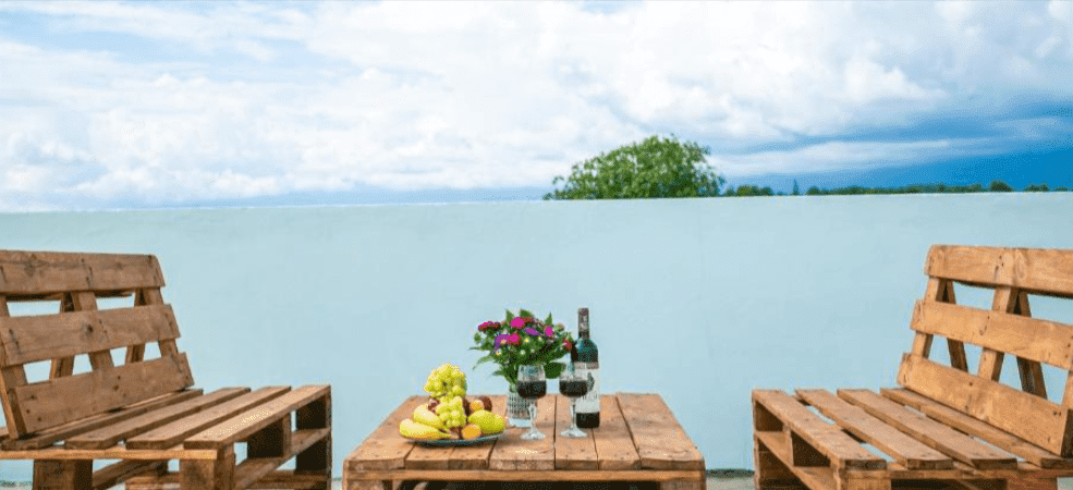 СанЗазила вид на столсо скамейками.png СанЗазила вид на столсо скамейками.png