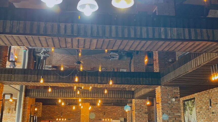 отель Глория, вид потолка.jpg