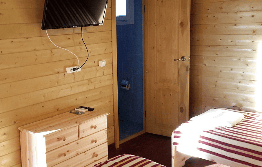 Отель Анакопия Клаб территори,двухместный номер с 2-мя раздельными кроватями в деревянном коттедже.png