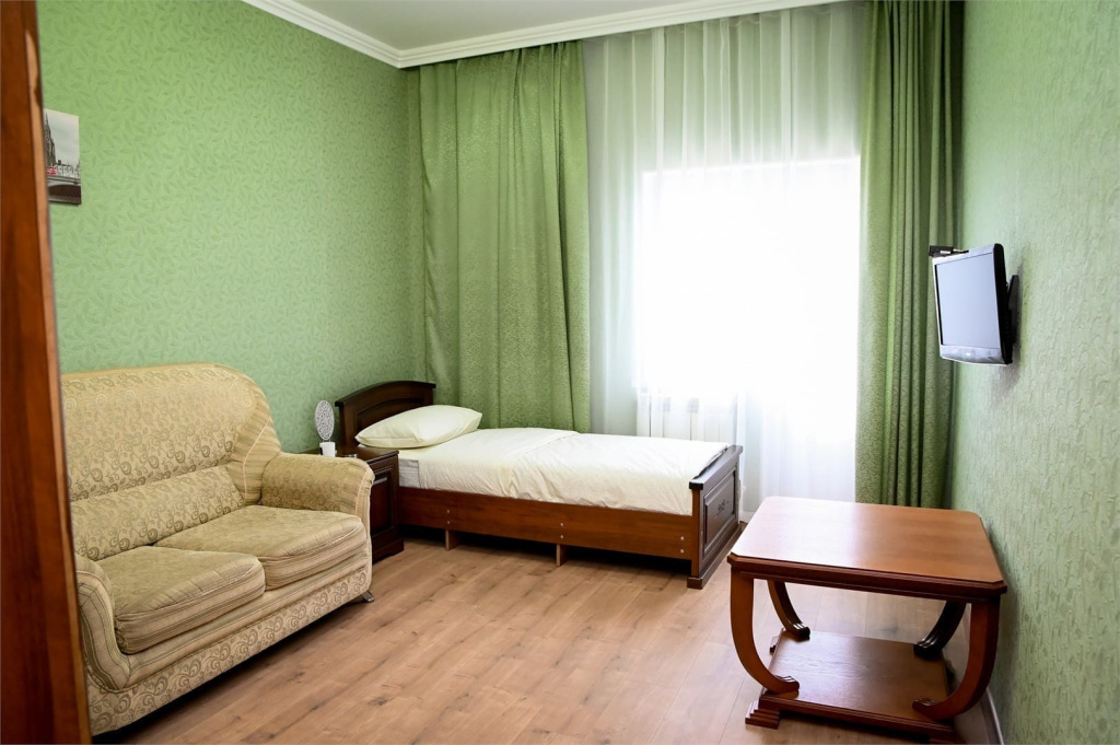 Госетвой дом на Ялтинской- одна комната.jpg Госетвой дом на Ялтинской- одна комната.jpg