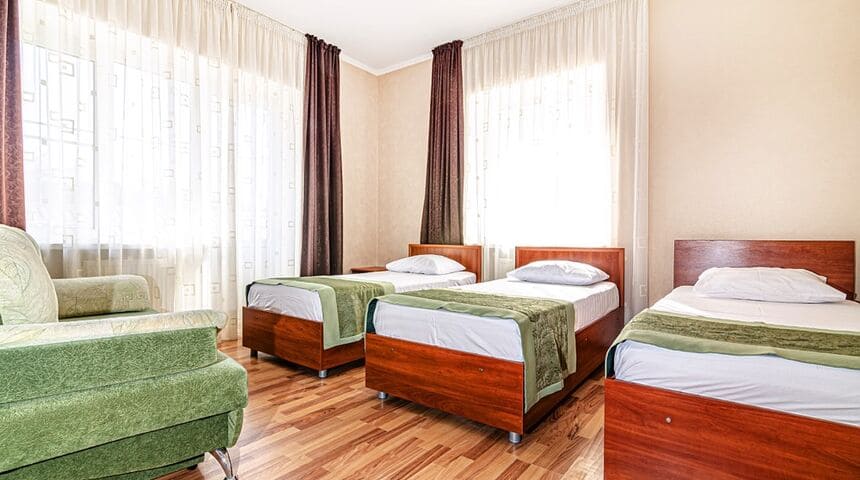 Бухта Радости, Анапа на поезде, номер на три кровати.jpeg