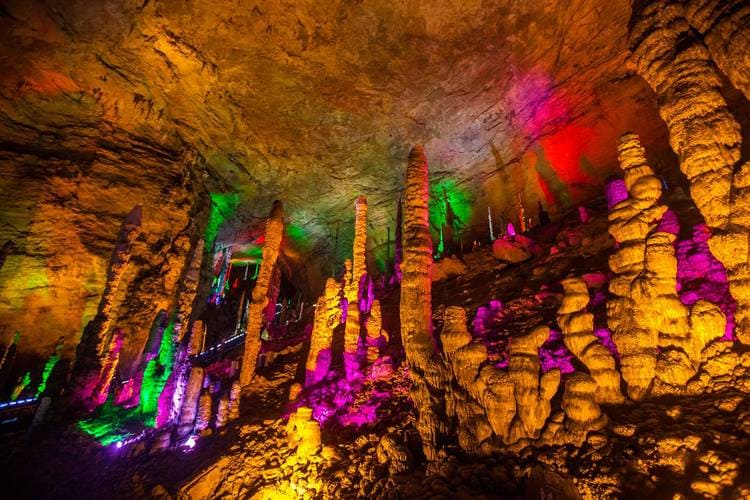 Пещера Желтого Дракона, Китай.jpg