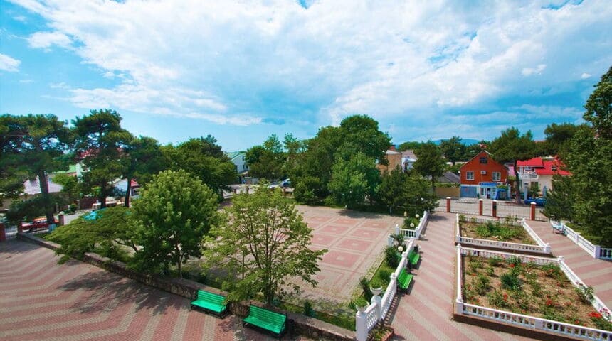 Пансионат Геленджиская бухта в Геленджике вид из пансионата.jpg